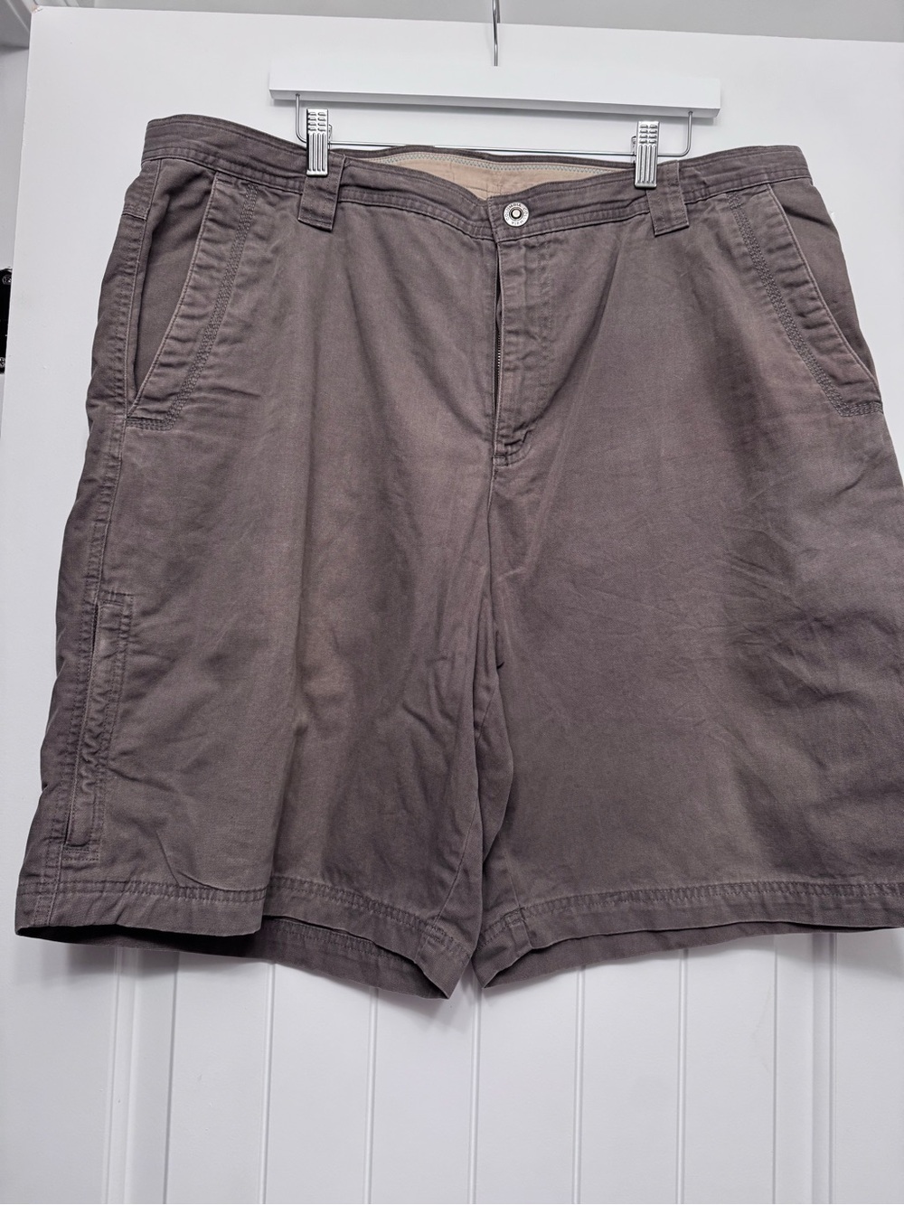 Columbia Men's Brown Cargo Shorts
